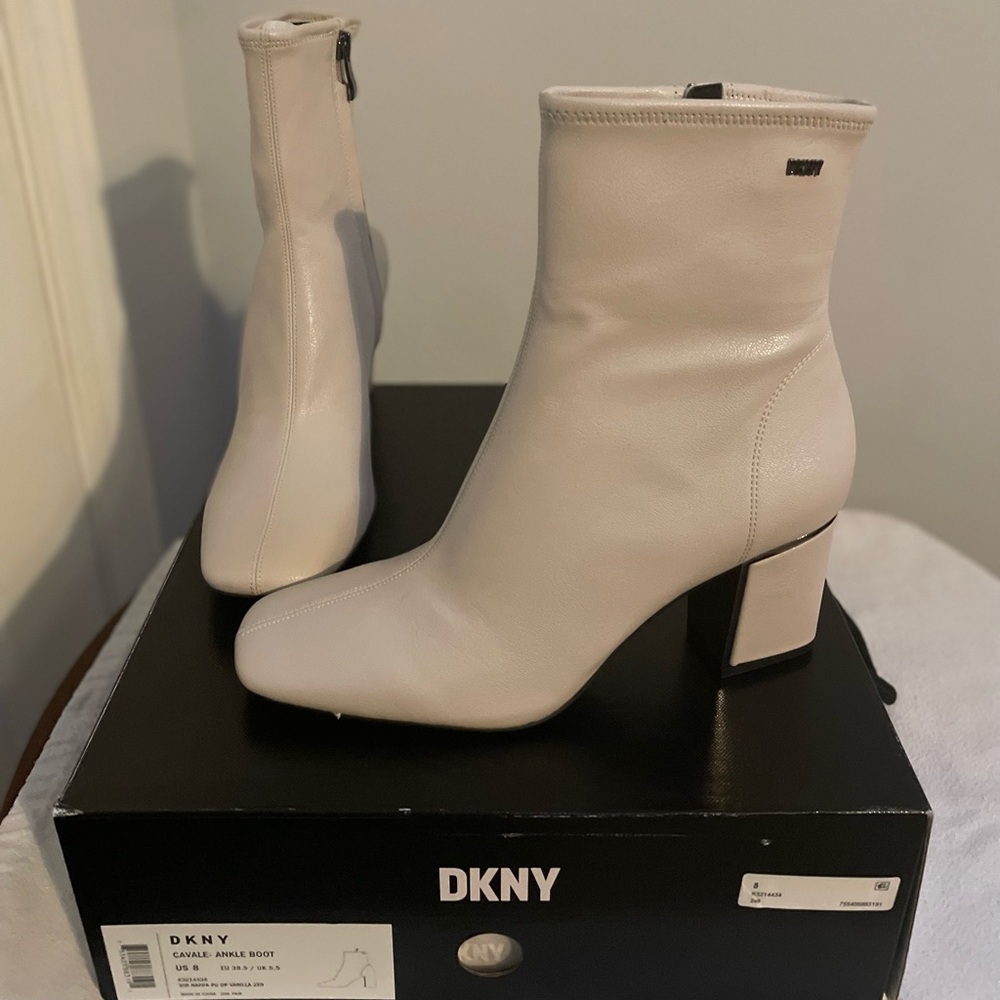 DKNY
Women's Steph Block Heel Dress Booties